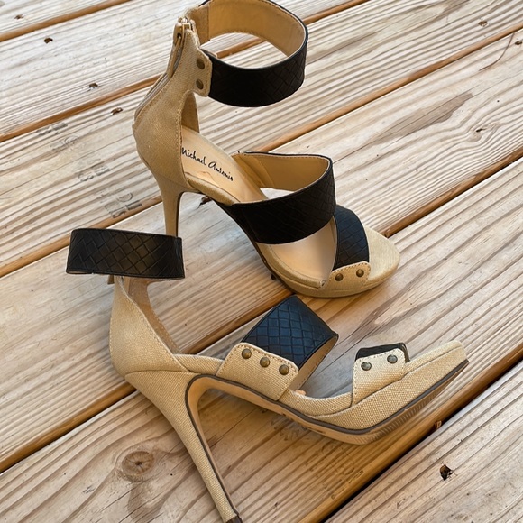 Michael Antonio Heels Size 6 - Picture 3 of 14
